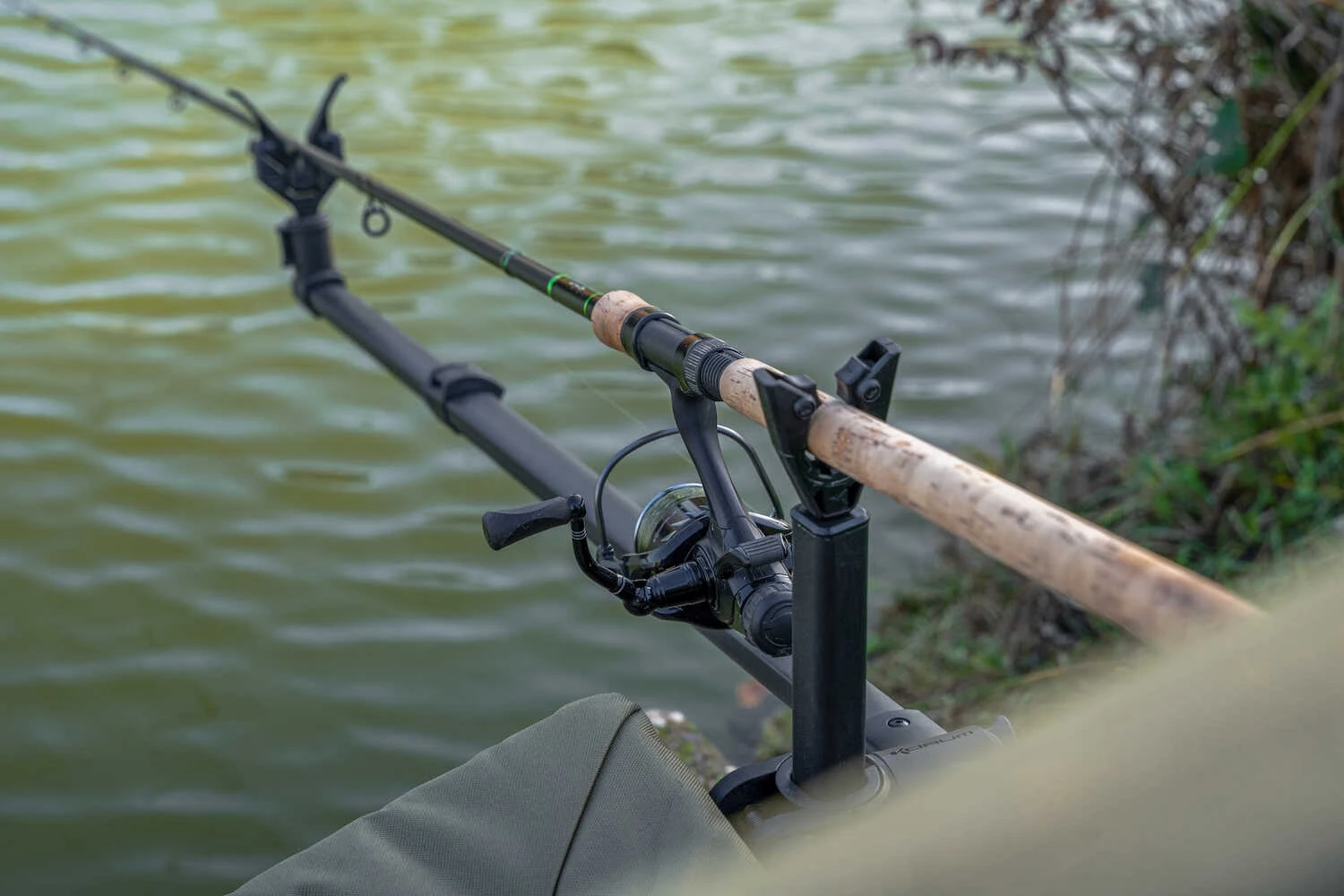 Korum XS Feeder Arm Korum XS Feeder Arm -Ians Fishing Tackle Sale k0300035 any chair xs feeder arm ls 07