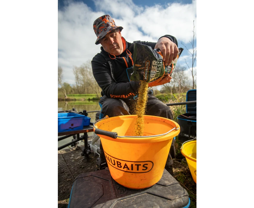 Sonubaits Reversable Bucket Hat Sonubaits Reversable Bucket Hat -Ians Fishing Tackle Sale sp s0880065 reversablebuckethat 007 inuse